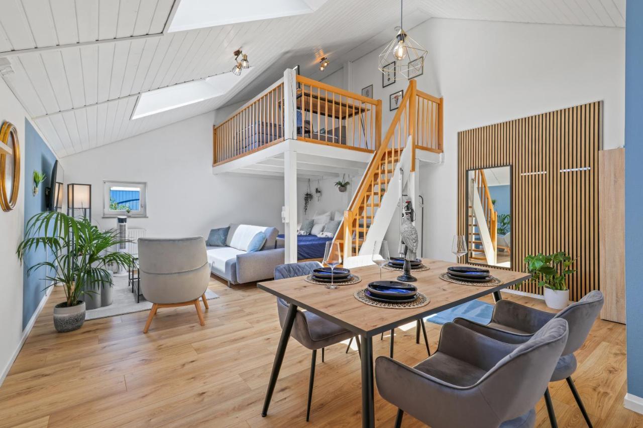 Apart21 - Blue - Maisonette - Netflix - Parking - Near Audi Apartment