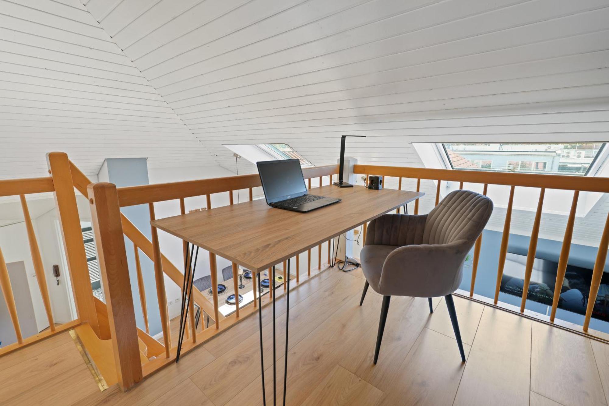 Apart21 - Blue - Maisonette - Netflix - Parking - Near Audi *